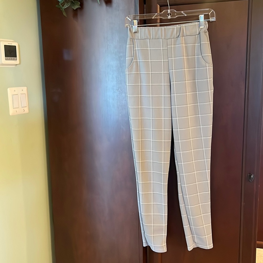 PrettyLittleThing Gray Checkered Pants